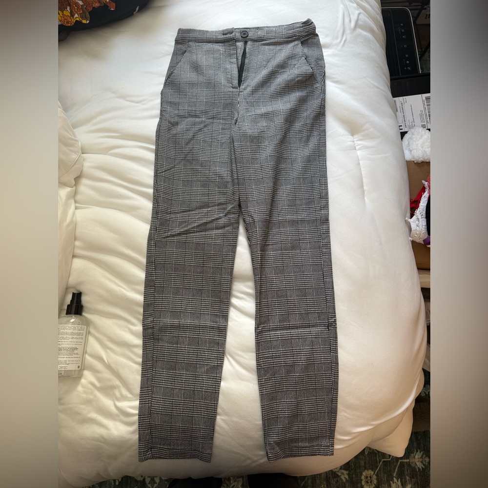 (LAST DAY 2/20) Lulu's Gray Plaid Pants